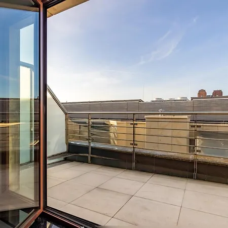 Krawiecka, Sun & Snow